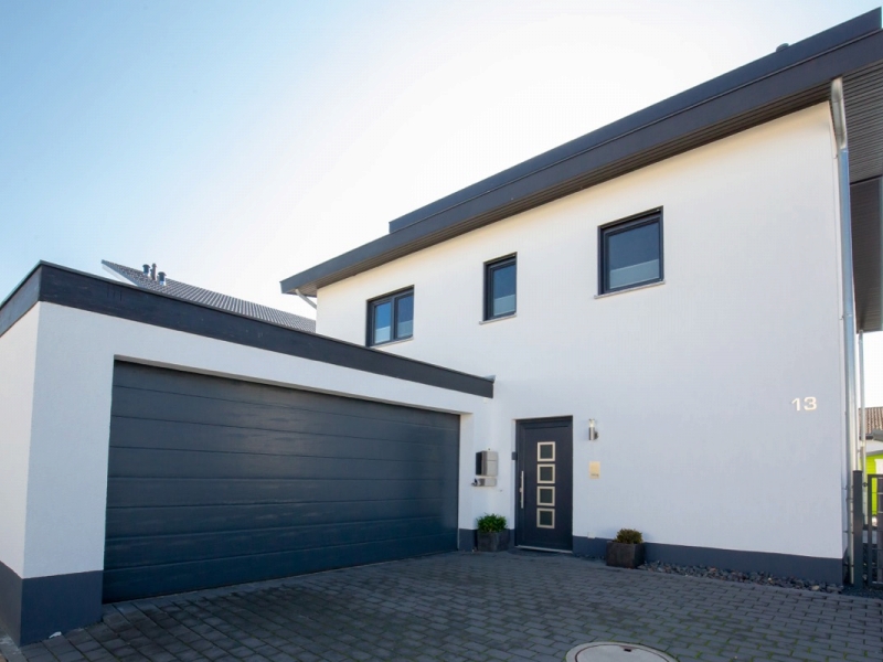 Sektionaltor schwarz